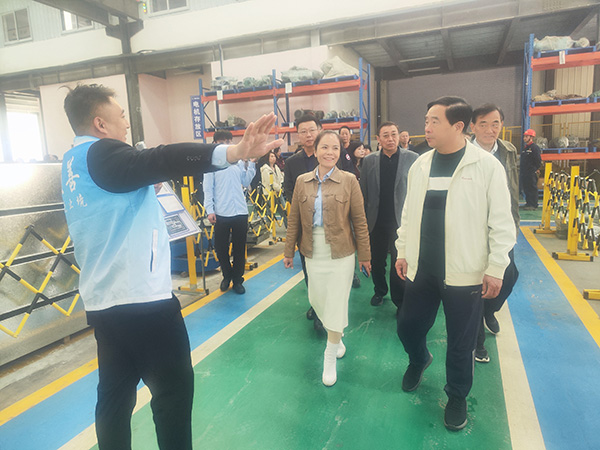 泰安市企業(yè)與企業(yè)家聯(lián)合會(huì)、泰安市工業(yè)經(jīng)濟(jì)聯(lián)合會(huì)組織開(kāi)展企業(yè)參觀(guān)交流活動(dòng)